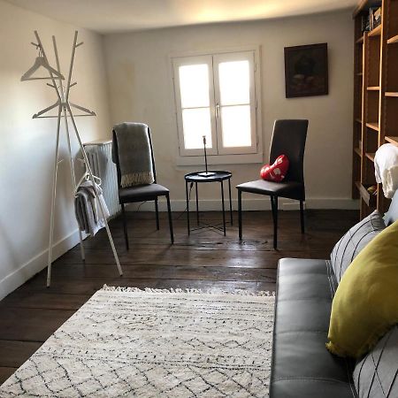 أنغوليم Beautifully Renovated Rooms On Place New York المظهر الخارجي الصورة