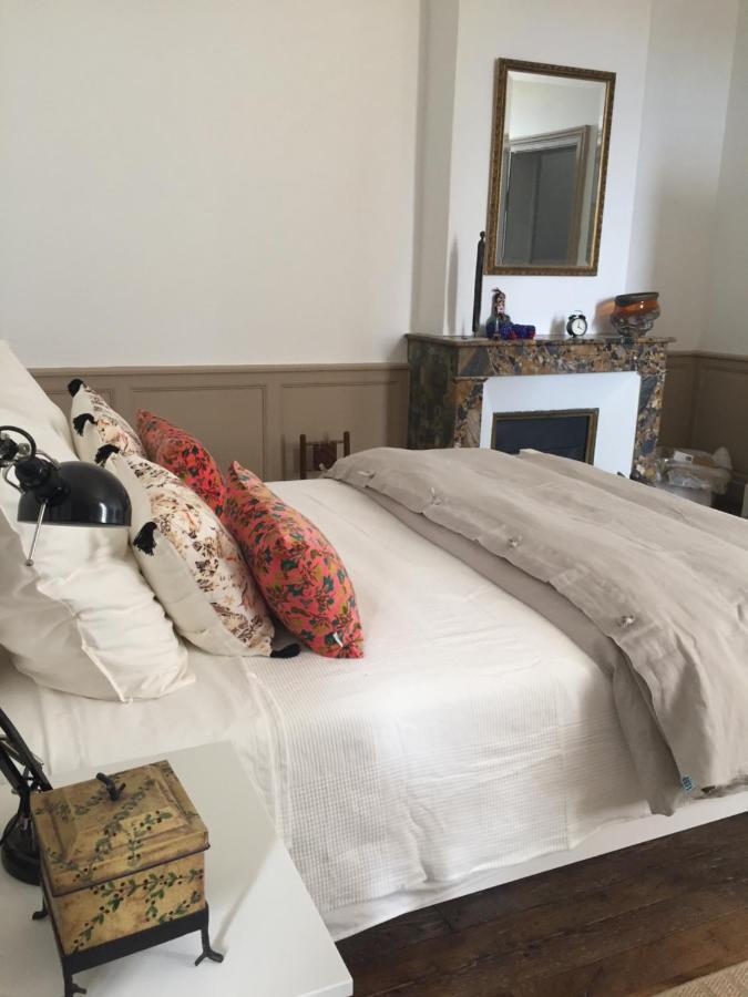 أنغوليم Beautifully Renovated Rooms On Place New York المظهر الخارجي الصورة